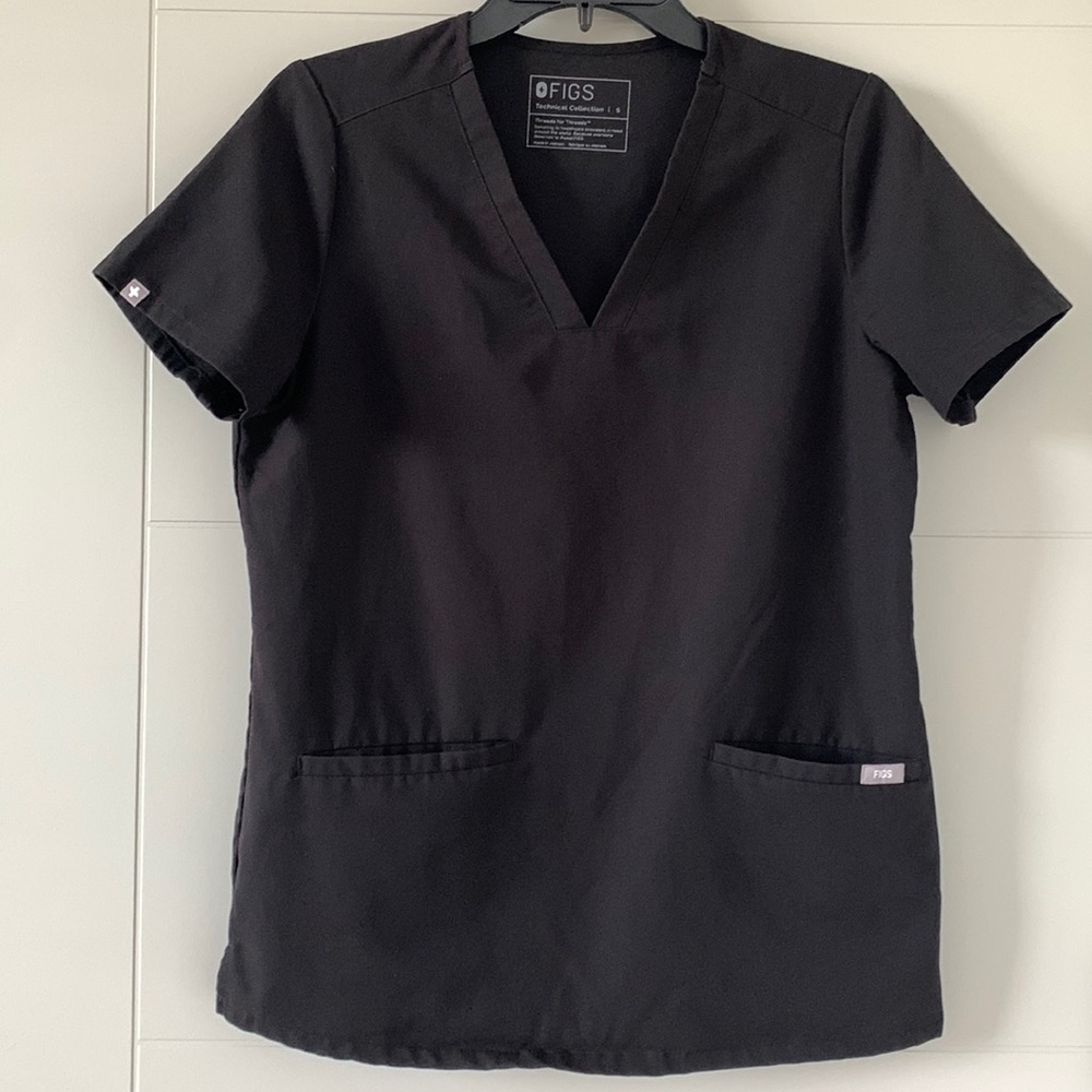 FIGS Casma Three-Pocket Scrub Top